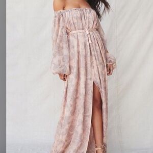 Jet Set Diaries X REVOLVE SUBLIME ILLUSION OFF-SHOULDER DRESS IN PAISLEY